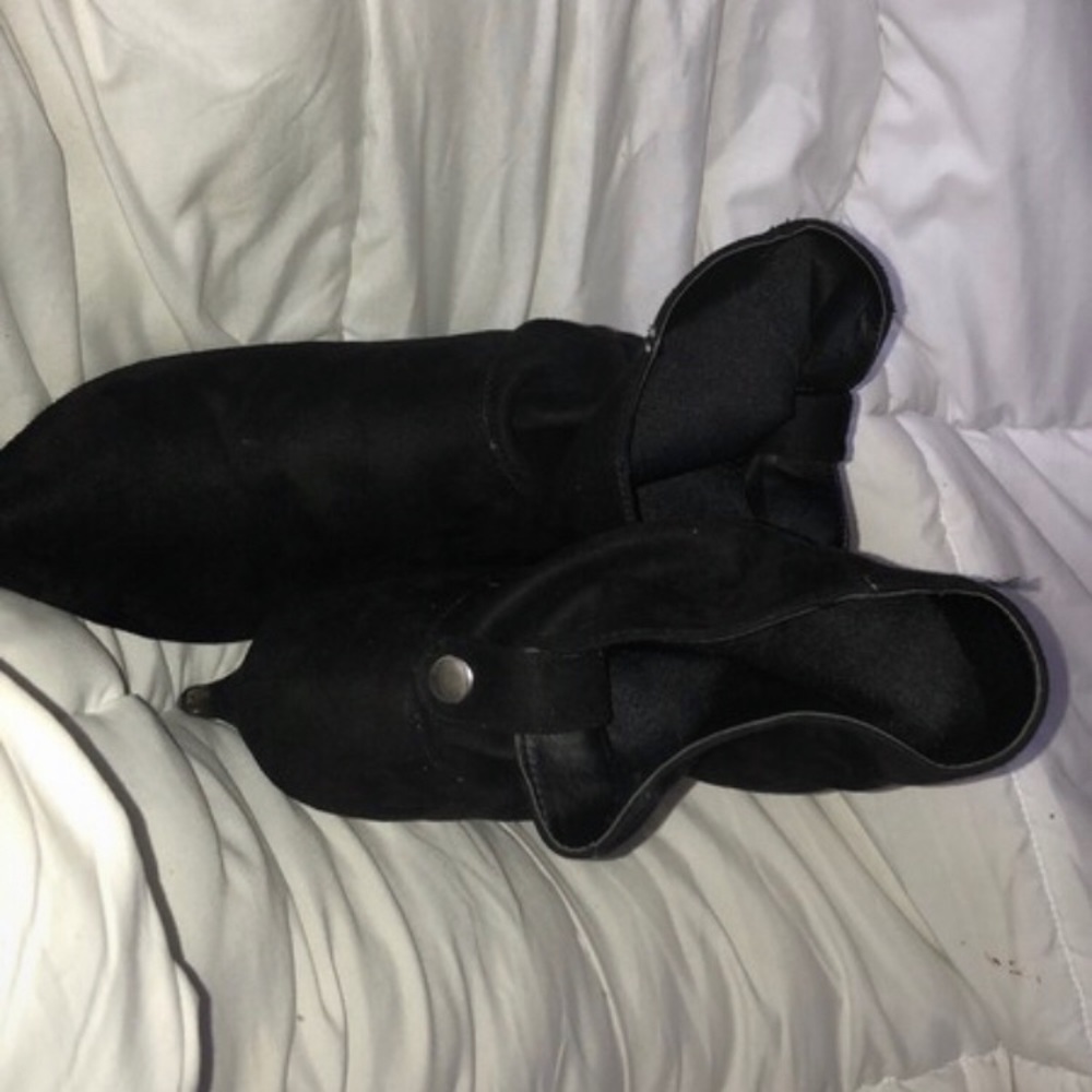 Slouched black booties